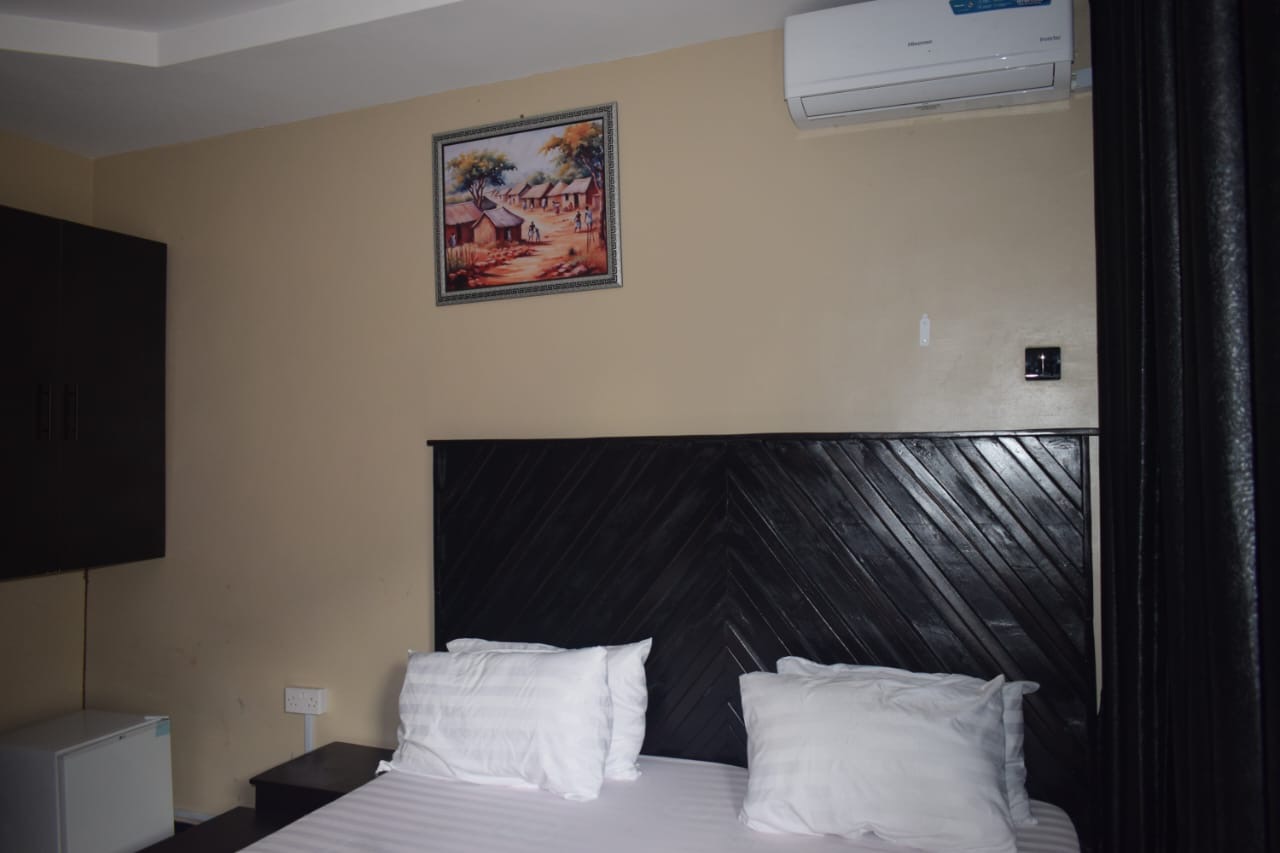 Room 06